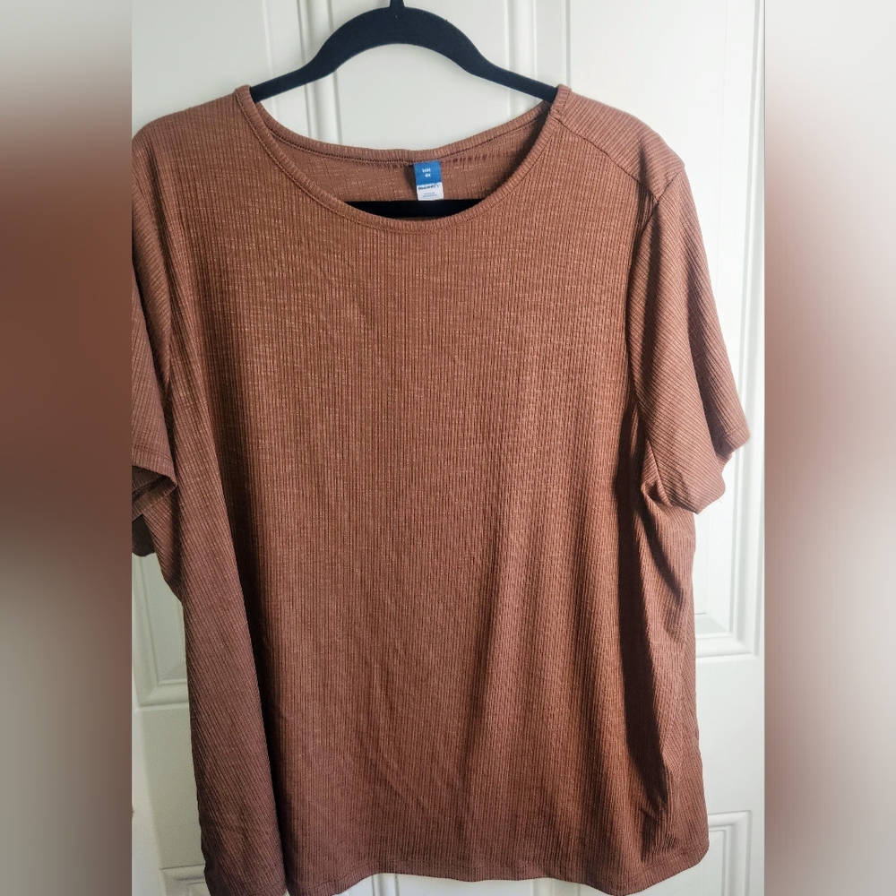 NWOT Old Navy 2x Super Soft Luxe Brown T-shirt